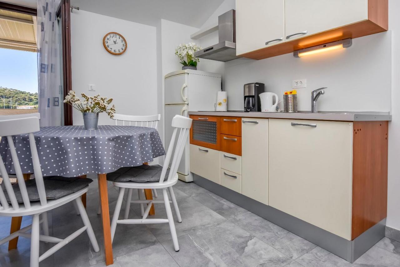 Apartments Sime Rogoznica  Eksteriør bilde