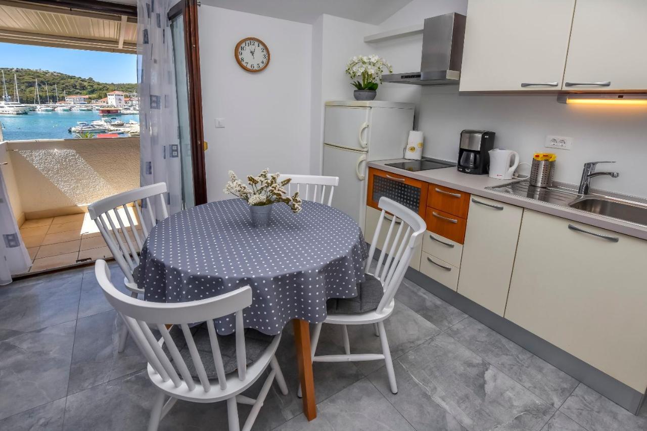 Apartments Sime Rogoznica  Eksteriør bilde