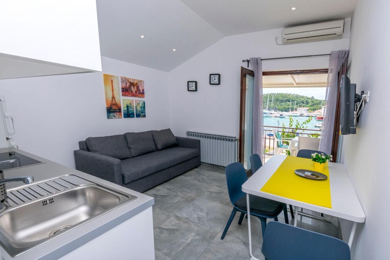 Apartments Sime Rogoznica  Eksteriør bilde