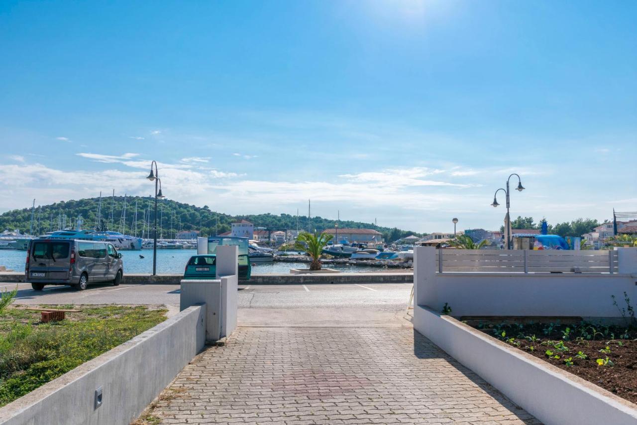 Apartments Sime Rogoznica  Eksteriør bilde